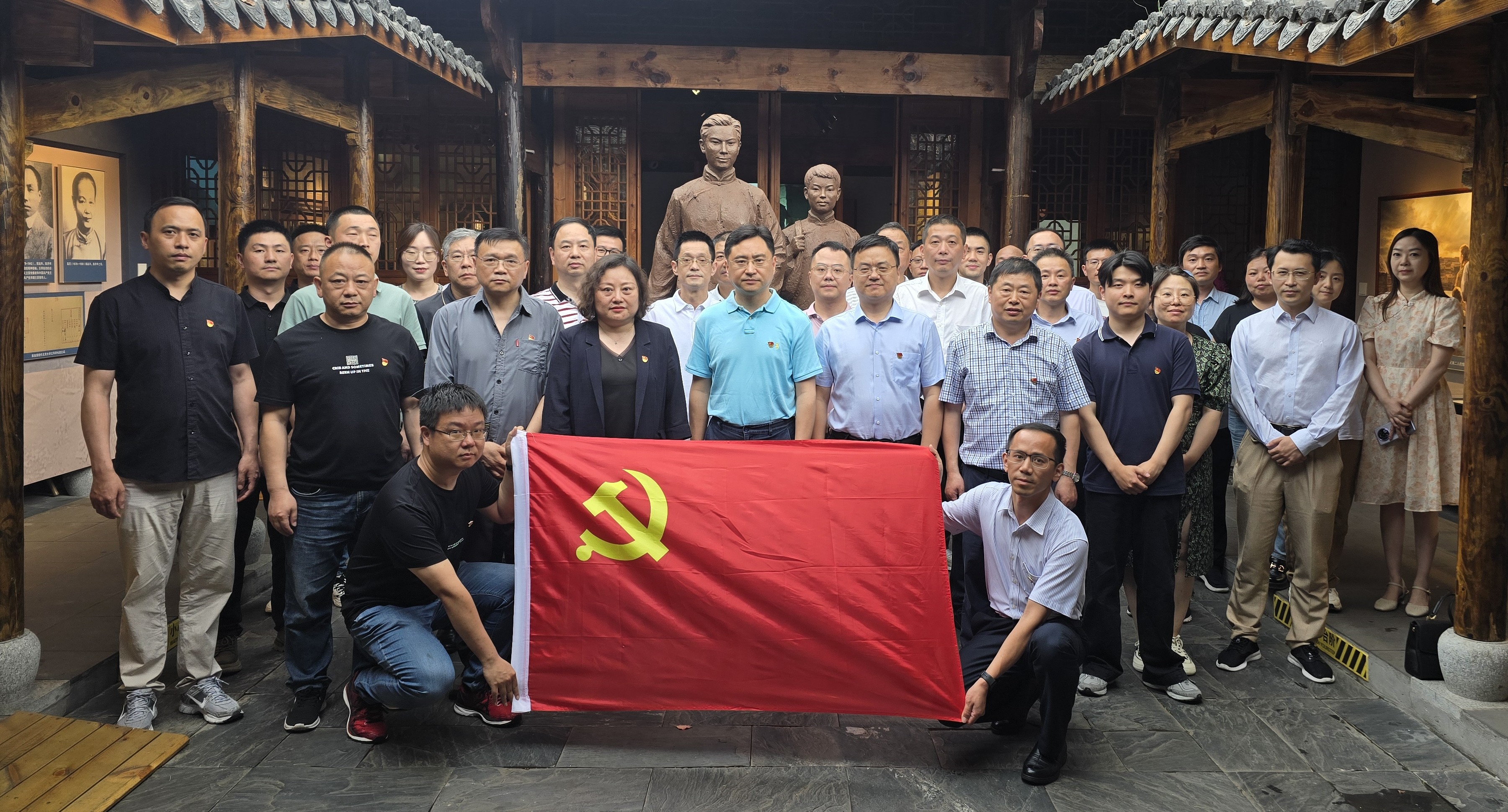 1747881114965159.jpg ce5ae9a24774debf8206124dee71b3a_副本.jpg